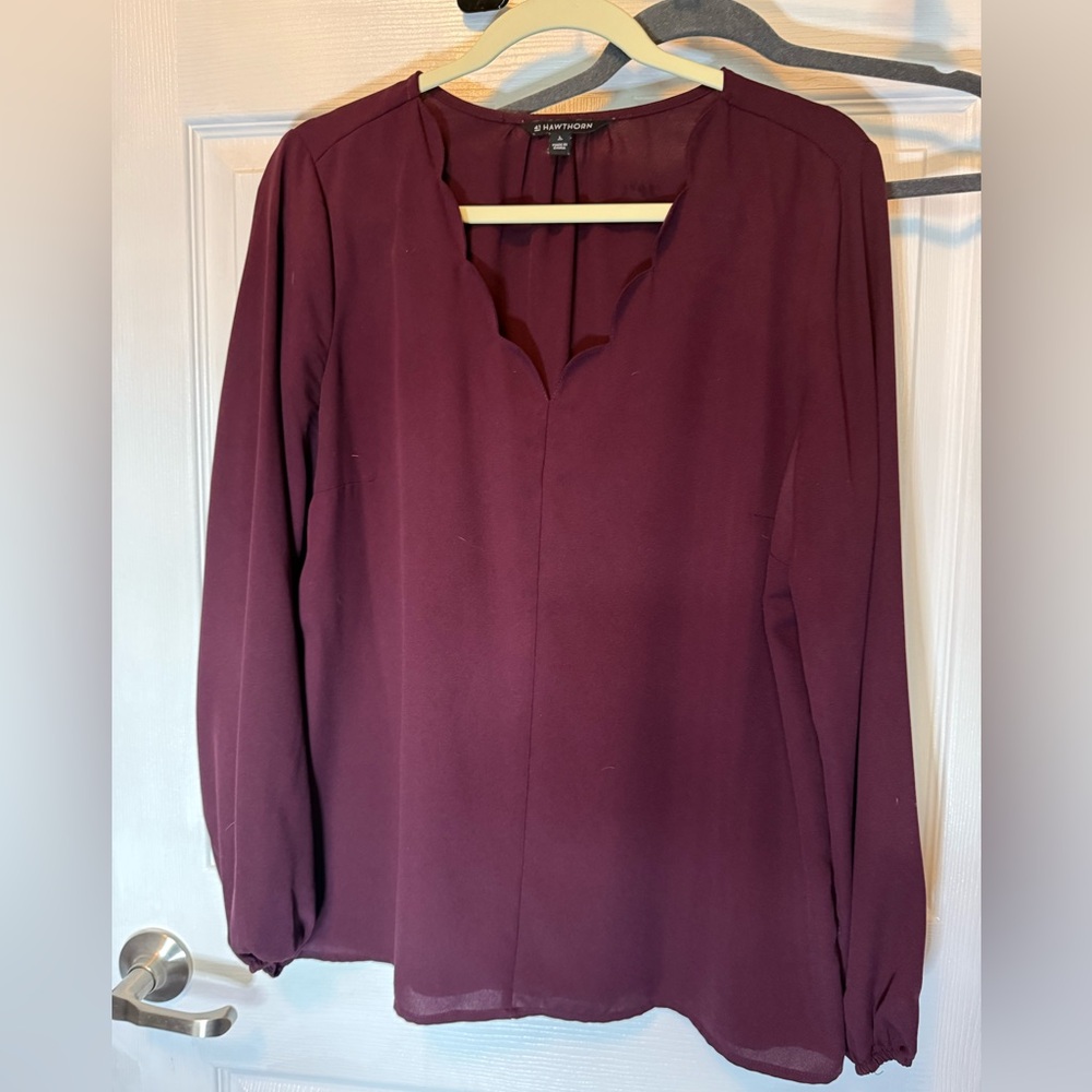 Scallop collar bell arm blouse